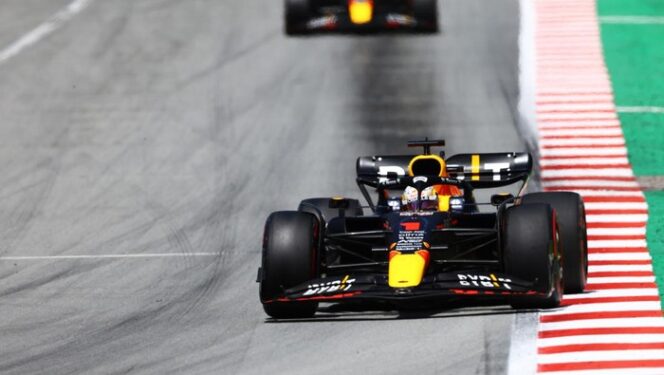  Max Verstappen juara F1 GP Spanyol 2022 (Foto: Getty Images/Mark Thompson).*