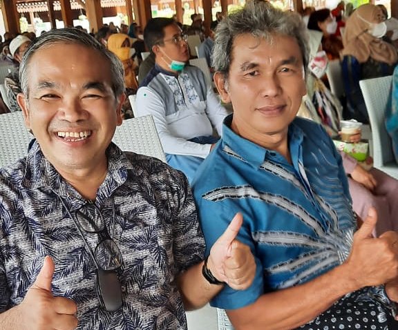  DR Aqua Dwipayana (kiri) dan Bambang Kuncoro.*