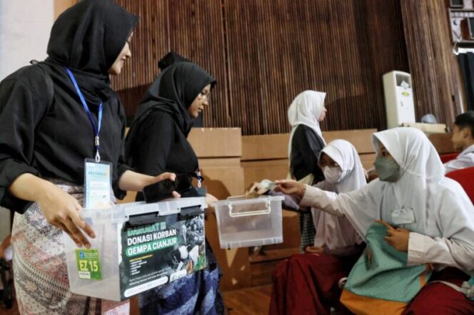  Siswa SMP Darul Hikam Galang Dana untuk Korban Gempa Cianjur