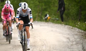 Vollering-wins-stage-8-GiroW26