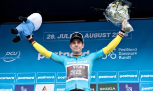 Wout-van-aert-blue-tdd26